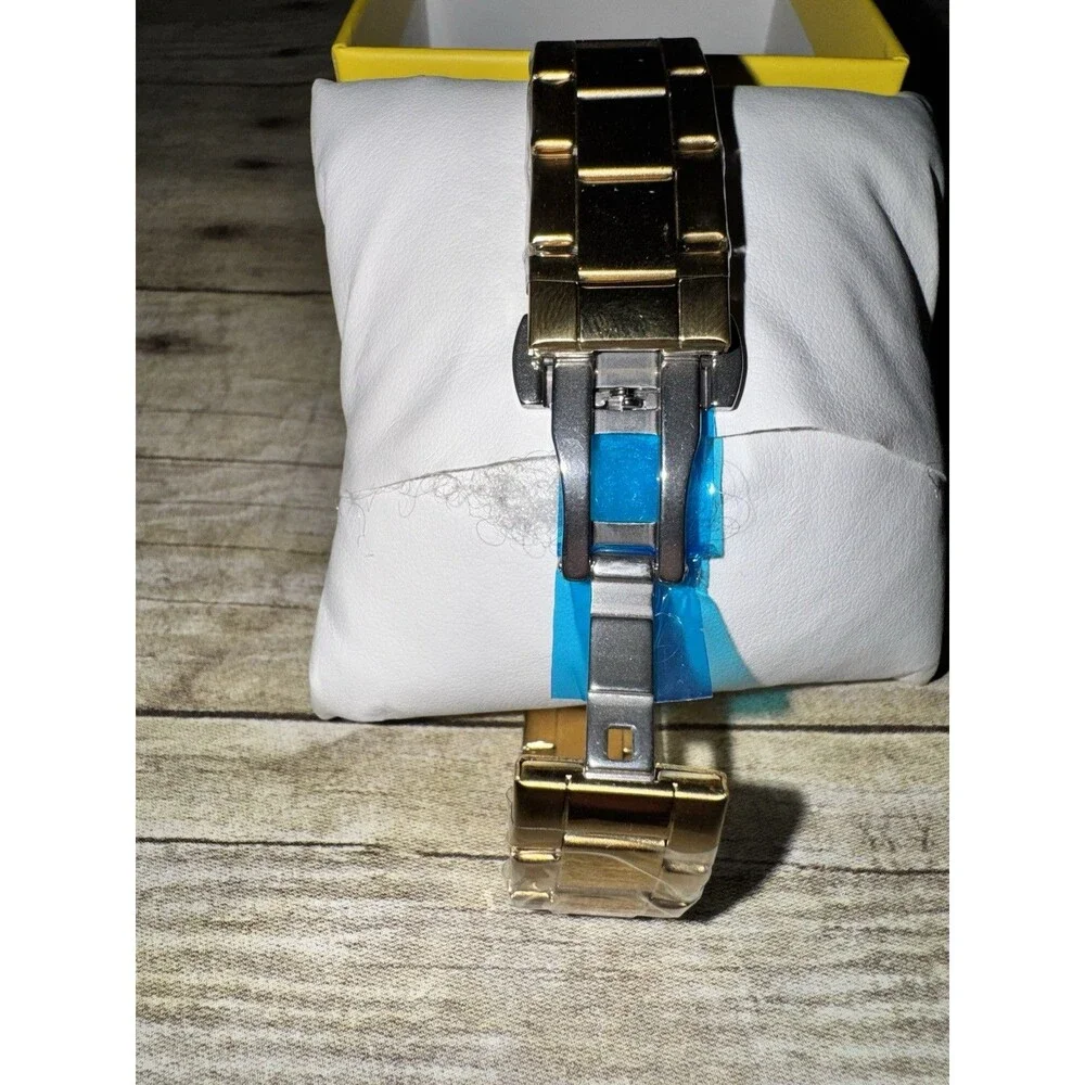 Mens Invicta Specialty I 42mm Gold Stainless Steele Band. New In Box Nice Watch